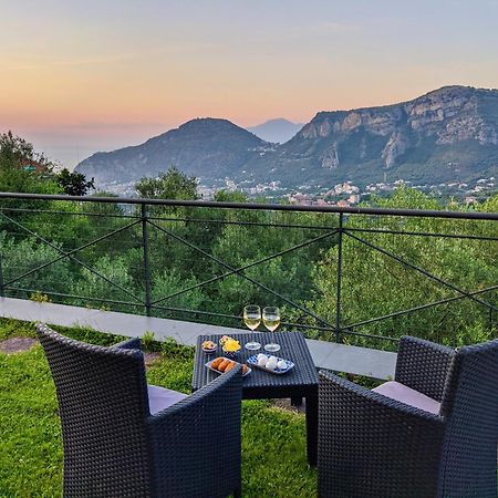 Villa Fanella, Independent House Between Sorrento & Amalfi Пиано ди Соренто Екстериор снимка