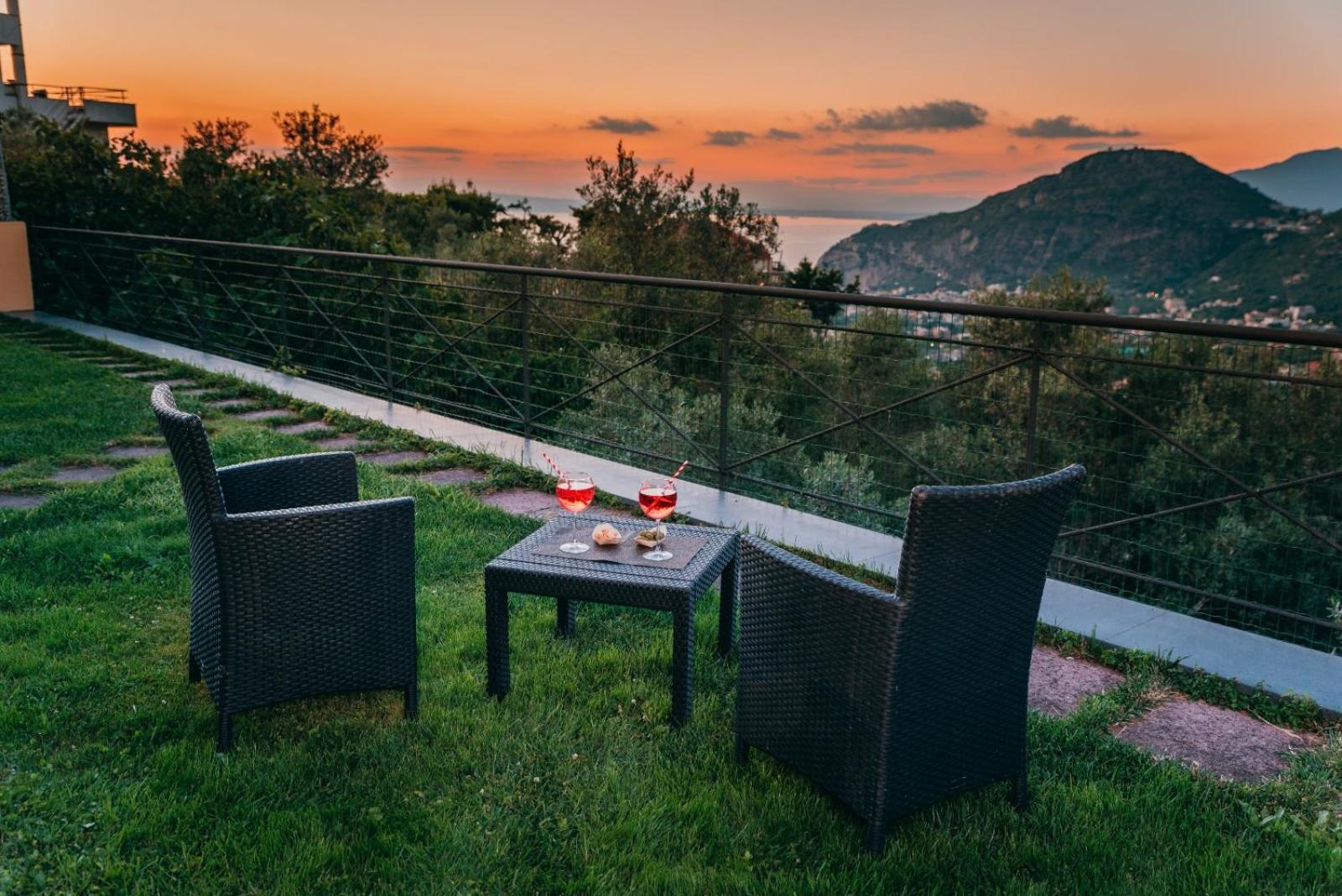 Villa Fanella, Independent House Between Sorrento & Amalfi Пиано ди Соренто Екстериор снимка